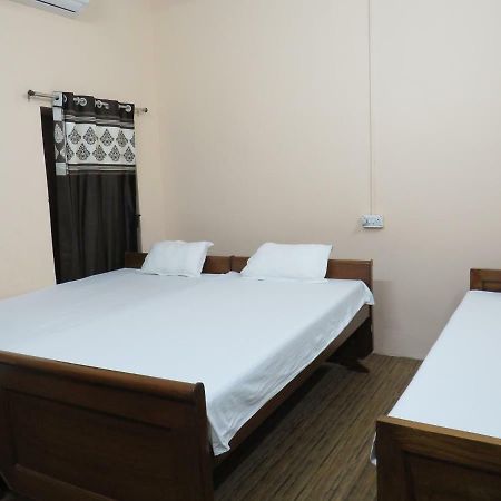 Shaw Guest House โกลกาตา ภายนอก รูปภาพ