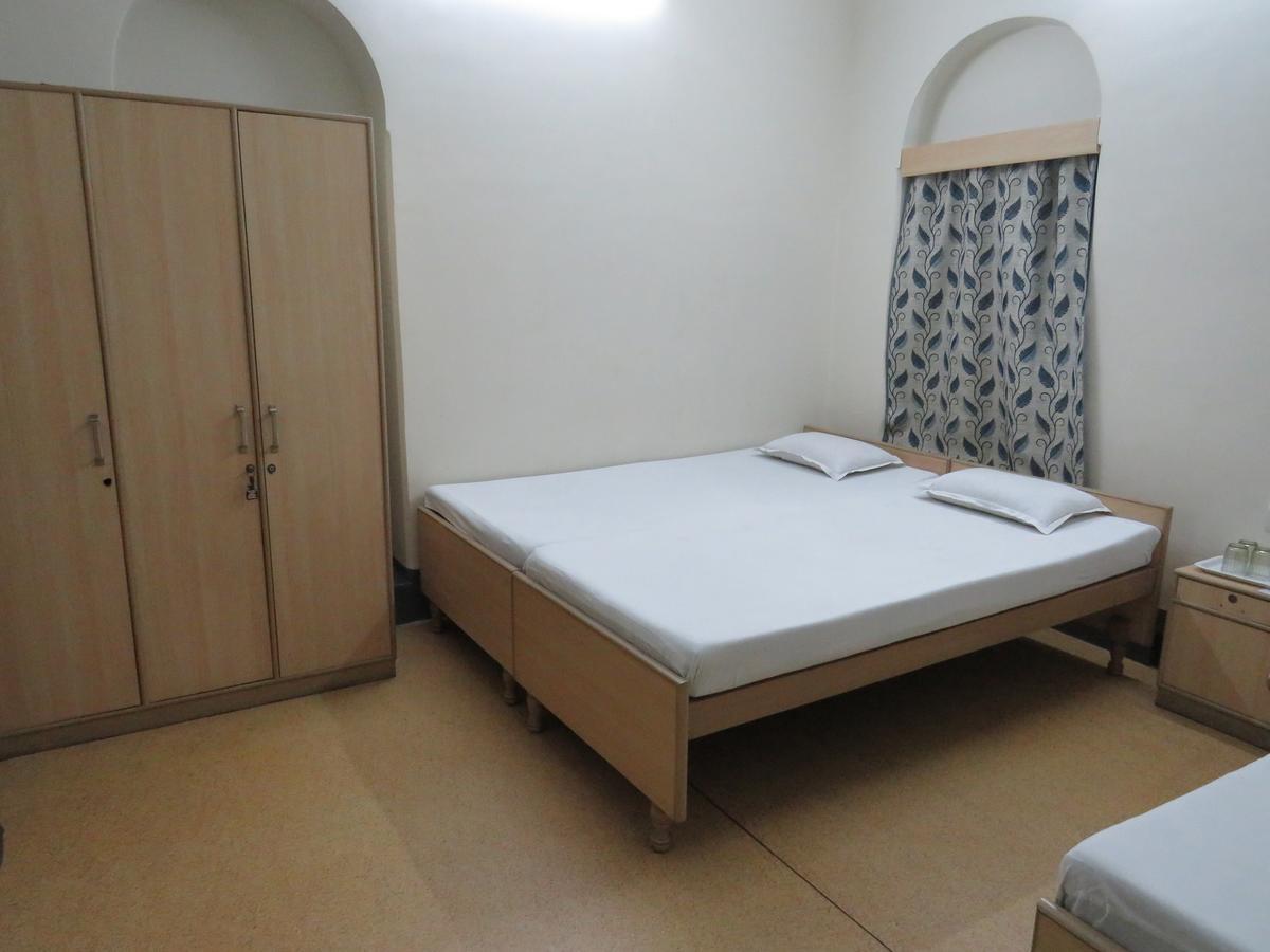 Shaw Guest House โกลกาตา ภายนอก รูปภาพ