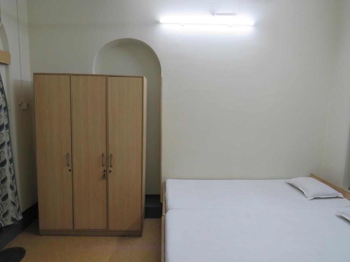 Shaw Guest House โกลกาตา ภายนอก รูปภาพ
