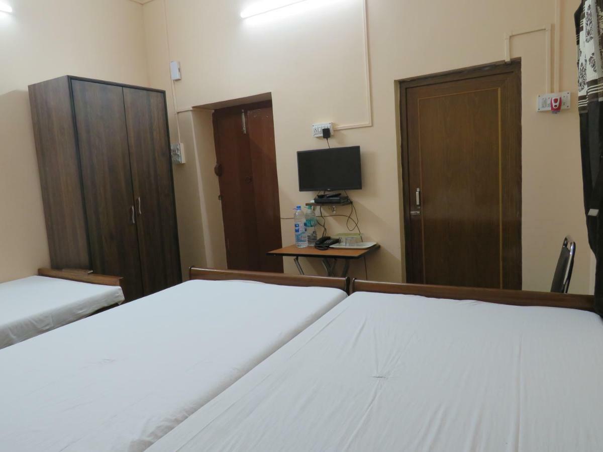 Shaw Guest House โกลกาตา ภายนอก รูปภาพ